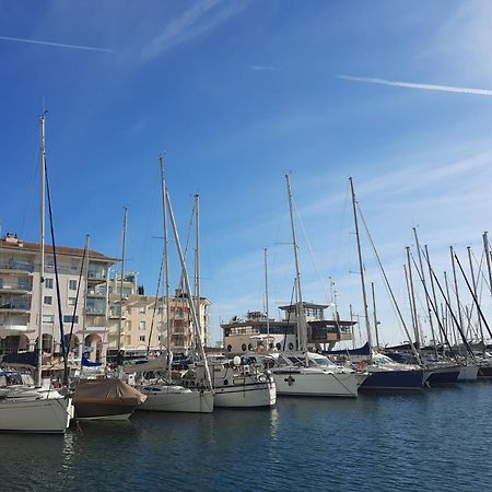Апартаменты Coeur Marina Climatise Terrasse Parking Фрежюс Экстерьер фото